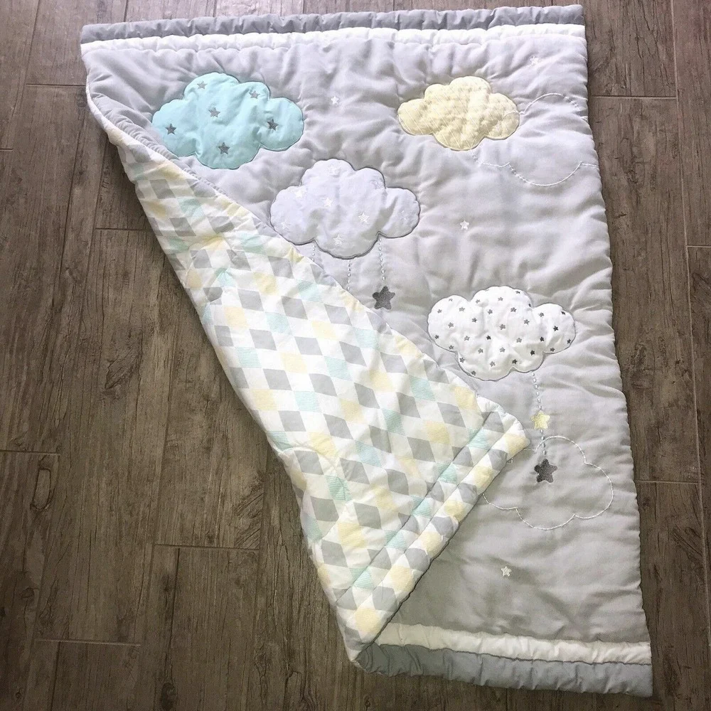 Disney Dumbo baby blanket Stars Clouds Grey White Yellow Quilted Crib